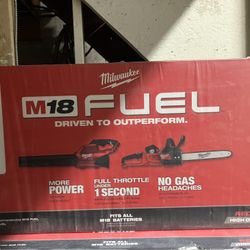 Milwaukee M18 Fuel Chainsaw, Leaf Blower, 12.0 Battery Rapid Charger Kit