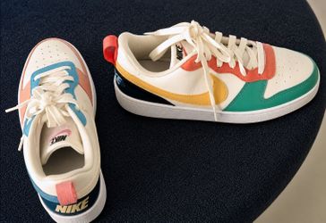 Nike Unisex  -Multicolor -;size 7  **NEW**