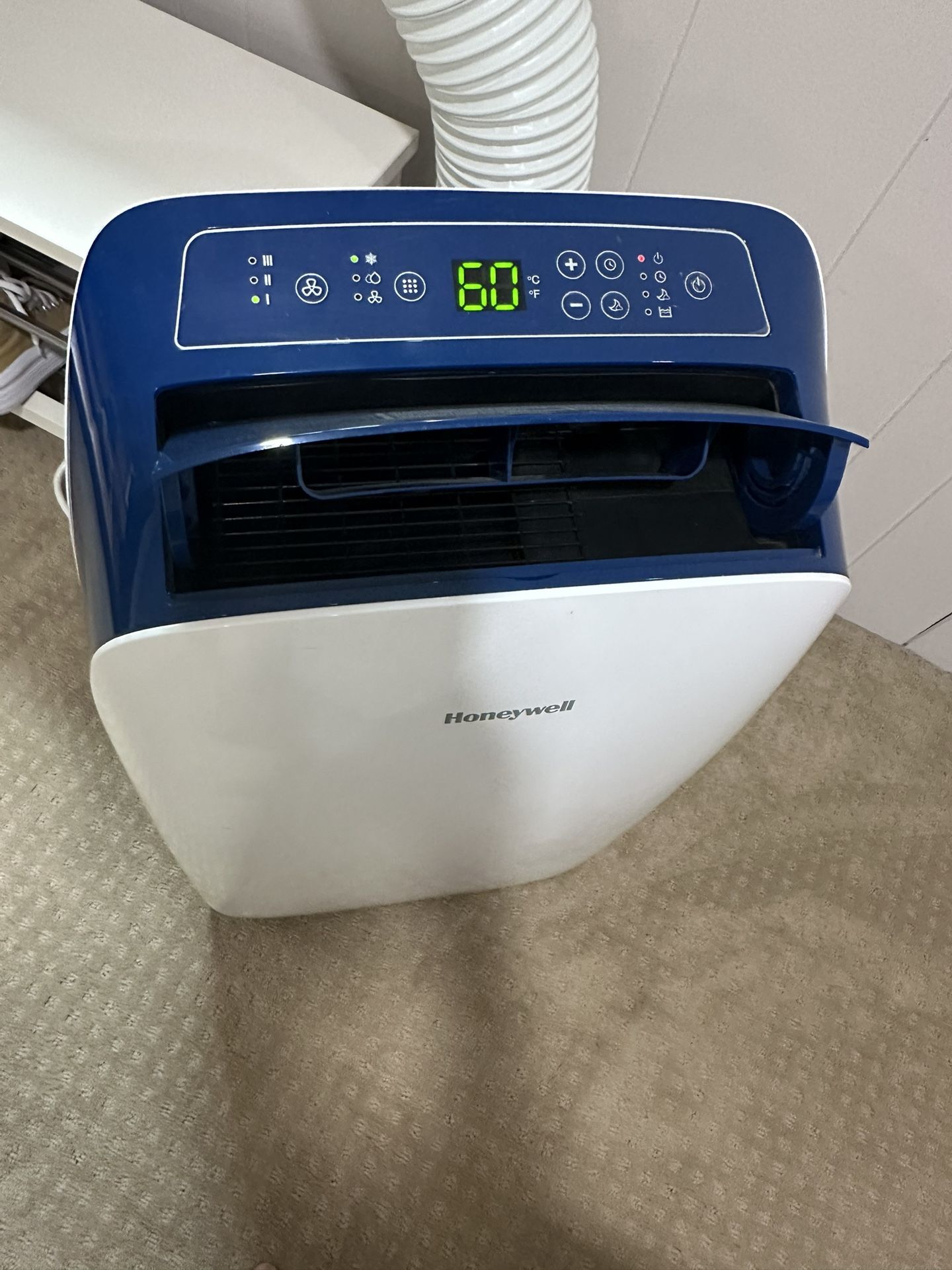 Honeywell 12,000 BTU Portable Air Conditioner HL12CESWW