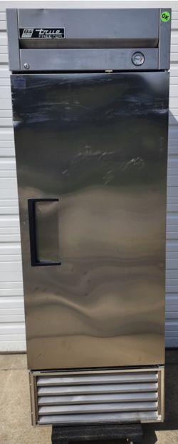 True Commercial Fridge T-23 – Works Good