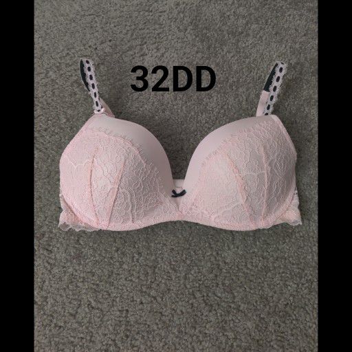 Victoria's Secret Bra Size 32DD for Sale in Tempe, AZ - OfferUp