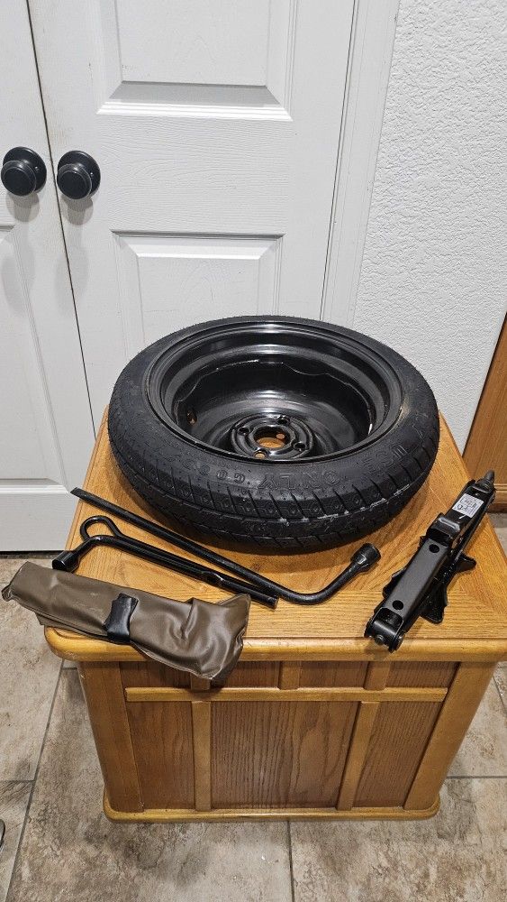 OEM 2005 HONDA CIVIC SPARE TIRE AND KIT