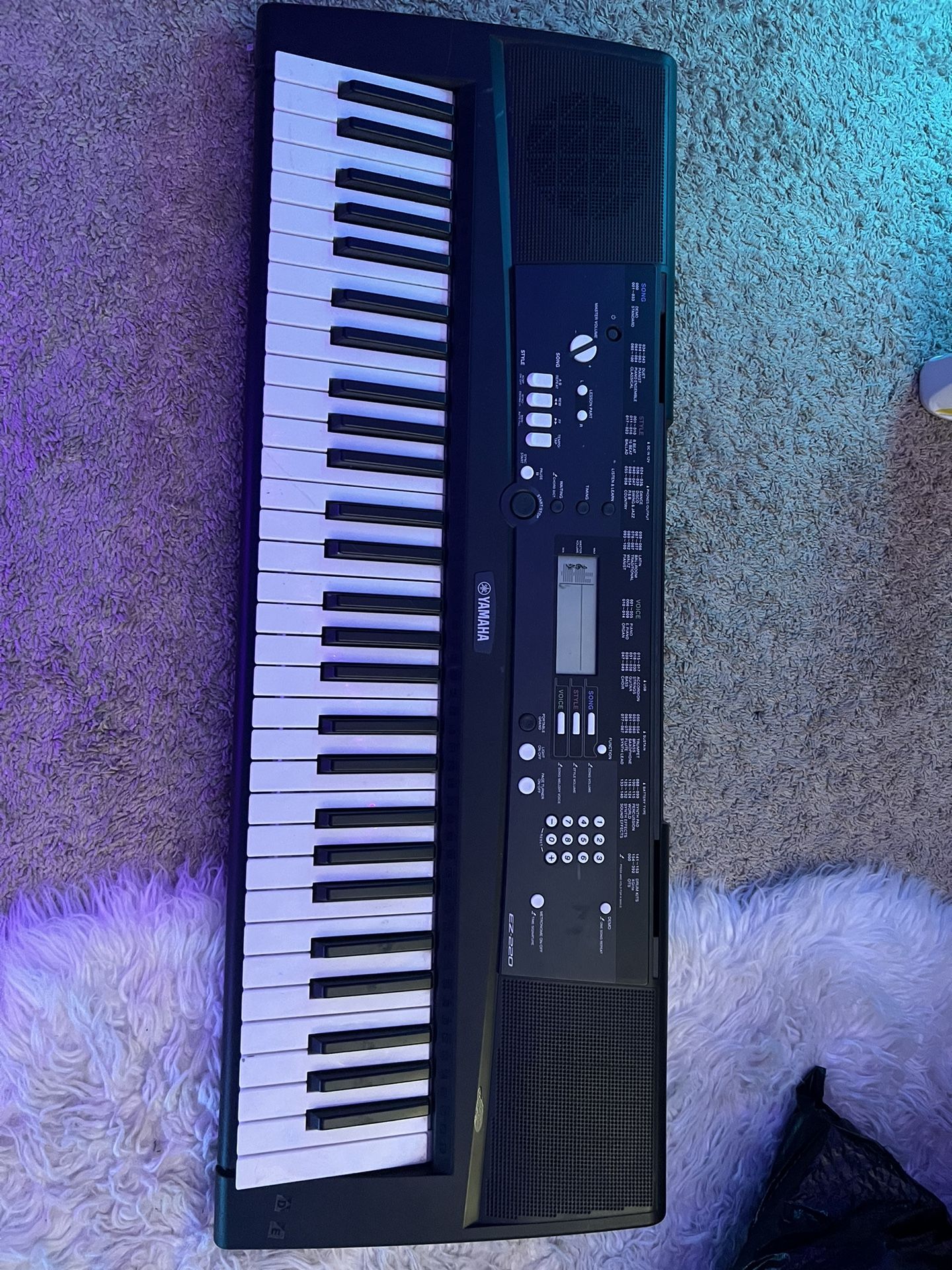 Yamaha ez 220 electric piano