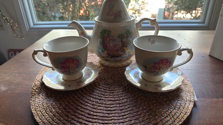 Disney Alice and Wonderland Tea Set