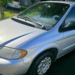 2003 Chrysler Town & Country