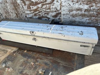8 ft Utility Tool Box