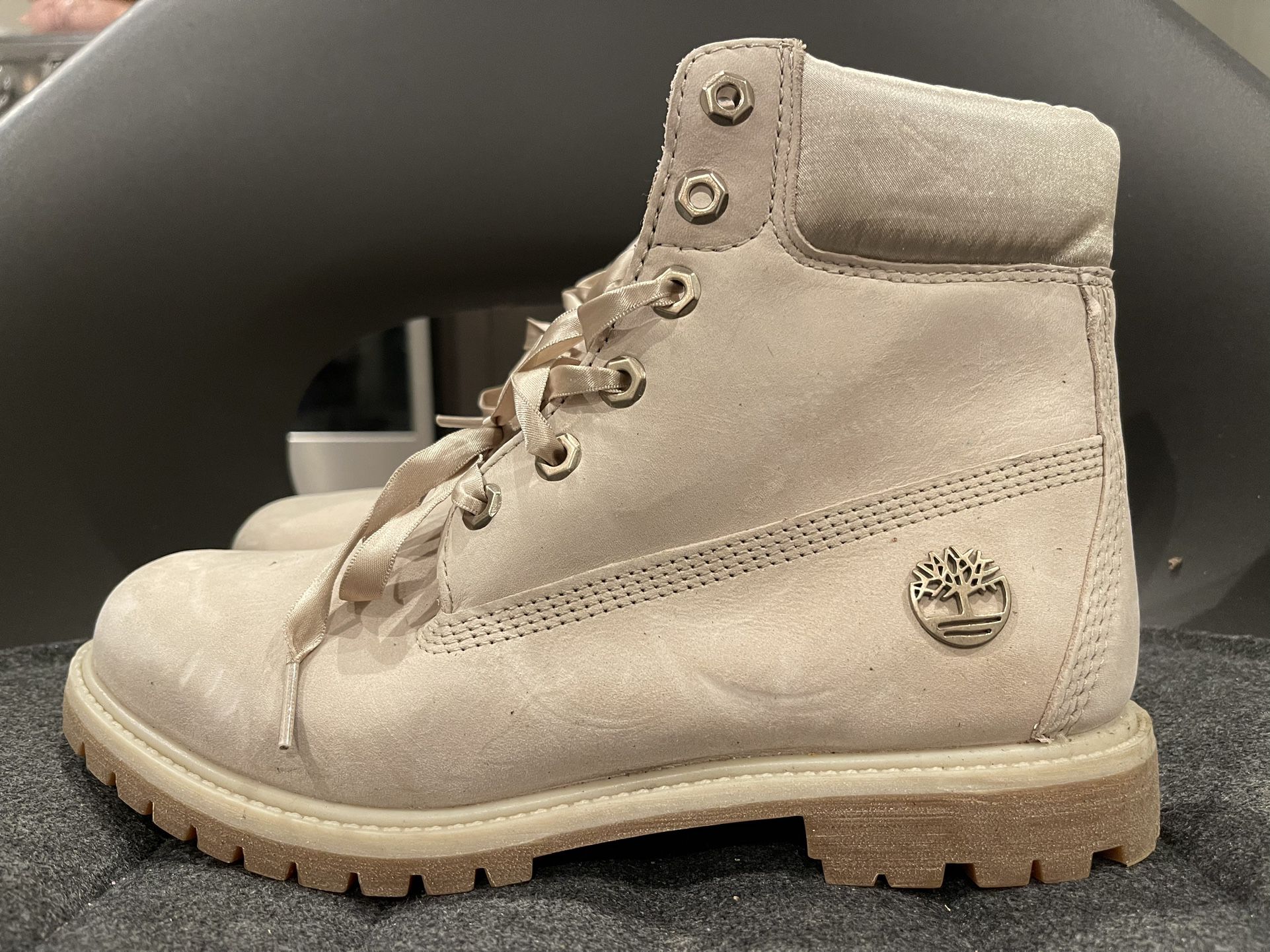 rush Speak loudly Mastery Timberland Premium 6” Boots Women's Size 8.5 - Made In Bangladesh. for Sale  in Bellevue, WA - OfferUp