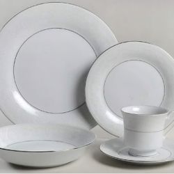 VINTAGE : 47 PC SET OF CROWN MING FINE CHINA JIAN SHIANG "QUEEN'S LACE" PATTERN - PLUS SALT/PEPPER