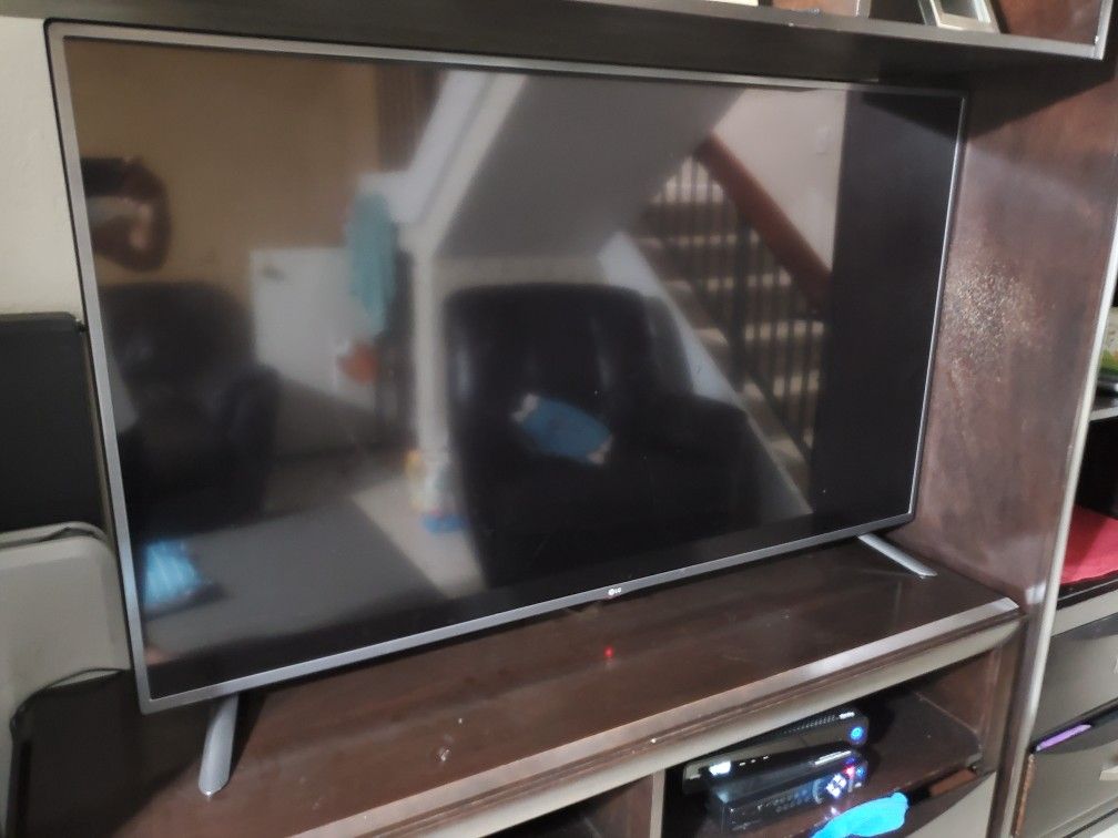 LG 60inch 4k TV model 60LF6100