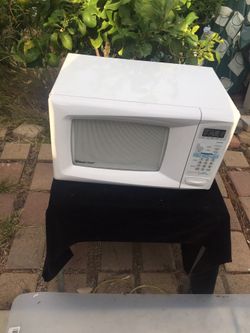 Like new magic Chef MCB780W in great working condition