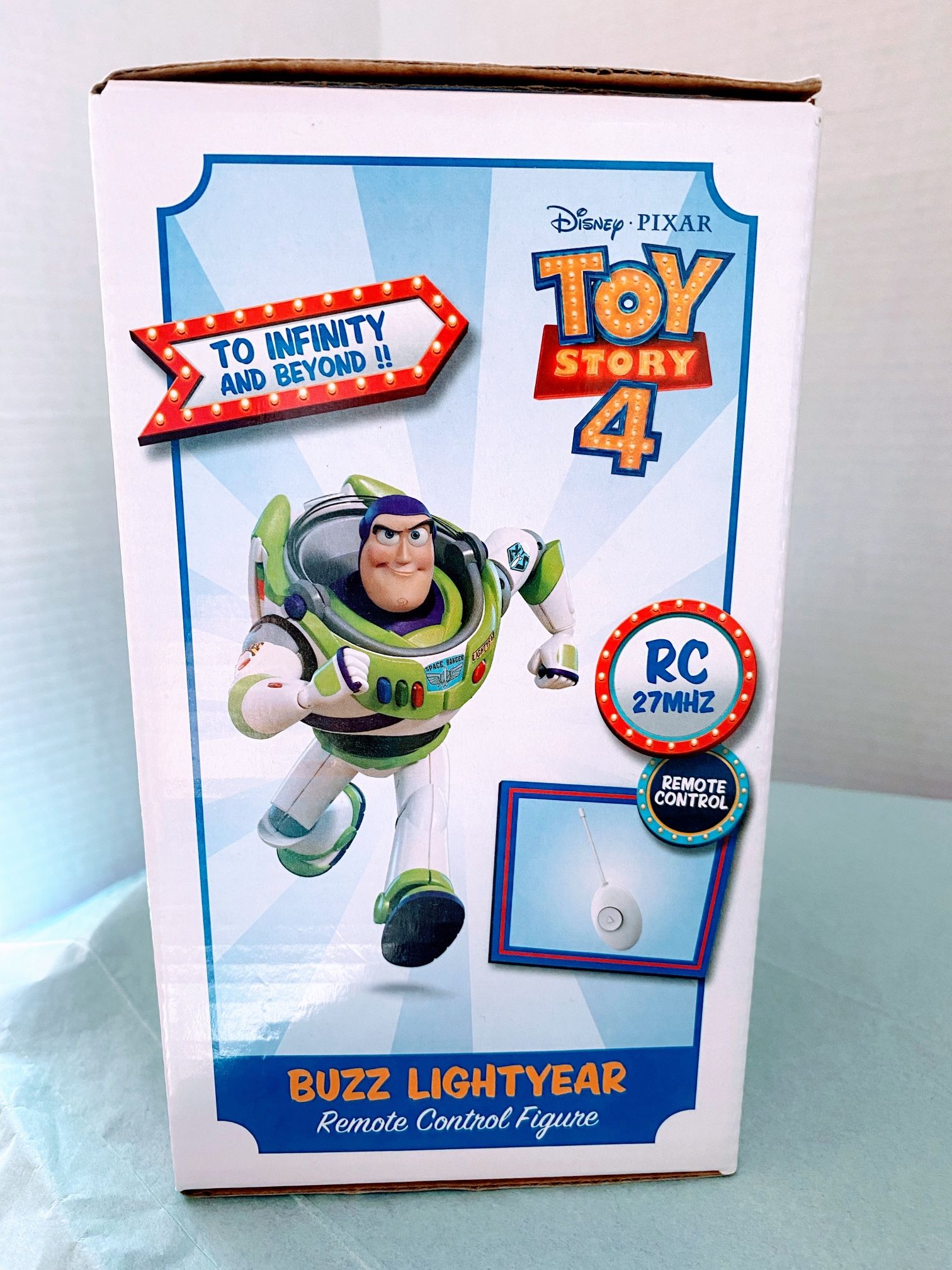 Buzz- Light year 