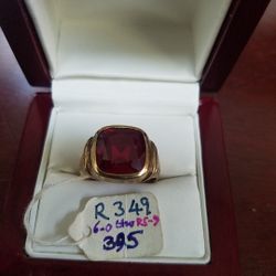 10k Yellow Gold With Red Precious Stone Ring Size9