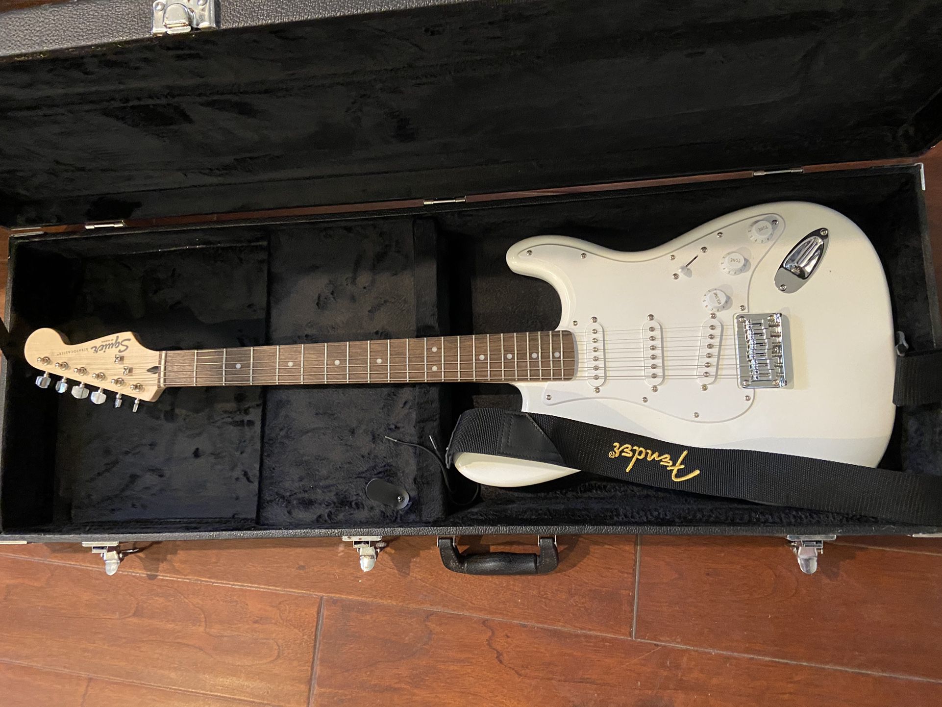 Fender Squire Stratocaster With Hard Shell Case