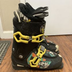 26.5 Salomon spa ski boots 