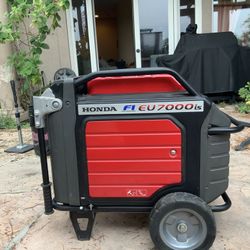 Honda EU7000iS Inverter Generator – Like NEW, Extremely Low Hours! 