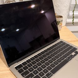 MacBook Air 2022 M2 Model 8gb Ram 256gb SSD Broken Screen