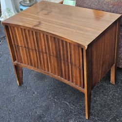 Mid Century Modern walnut wood MCM nightstand end side table bedroom livingroom entry console VTG