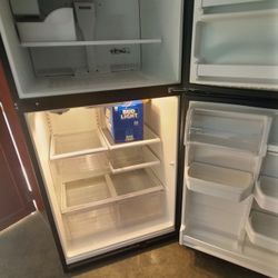 Refrigerator Ice Maker & Chilled Water In Side