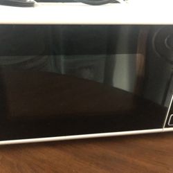 Brand New! Microwave! 