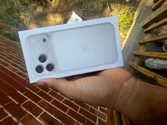 17 PRO MAX ( SILVER)