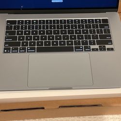 MacBook Air (M4, 2025) 15 inch