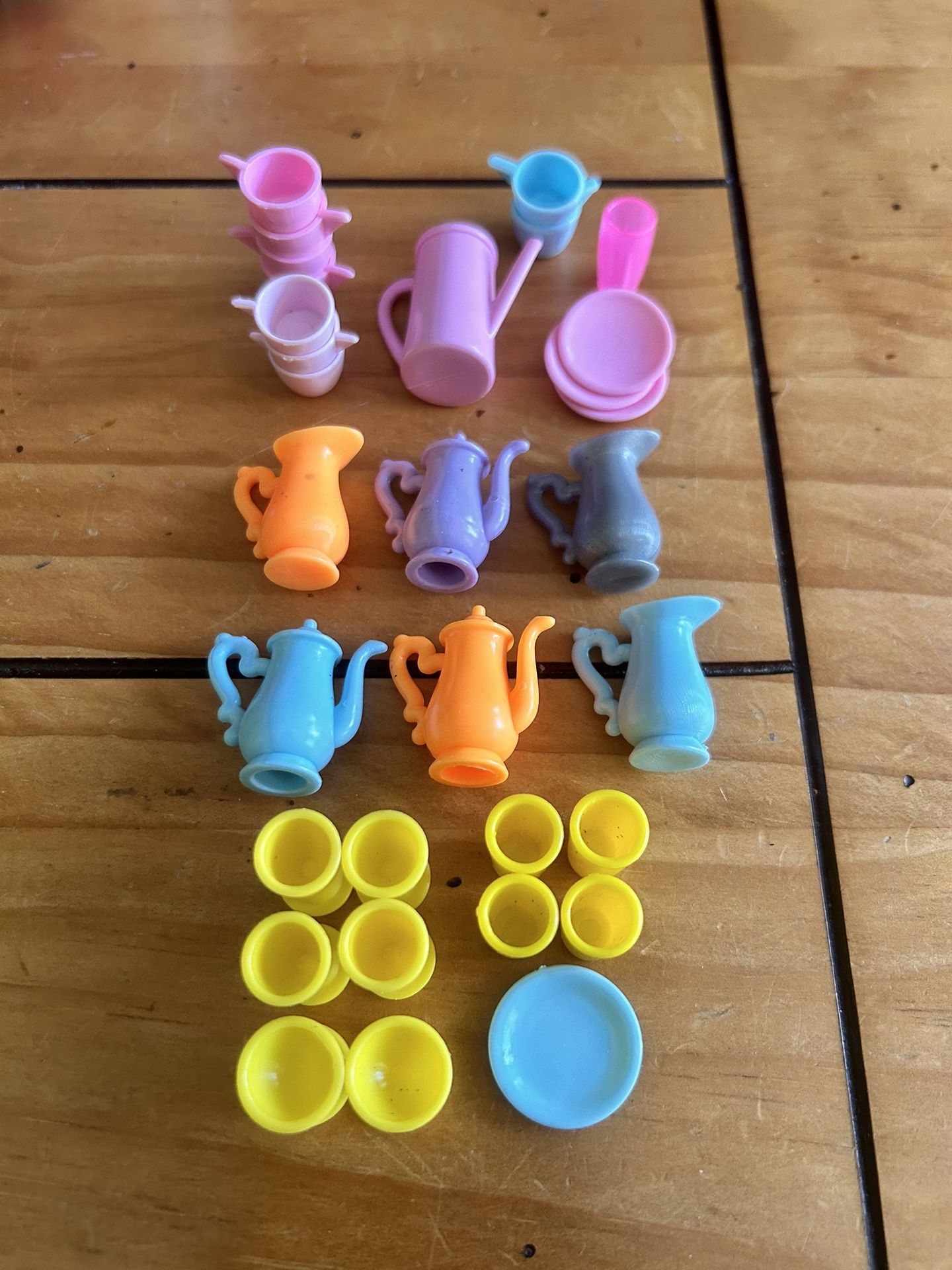 LOT of 31 Piece Barbie Doll Accessories Cups, Saucers, Tea Cups/Pitcher