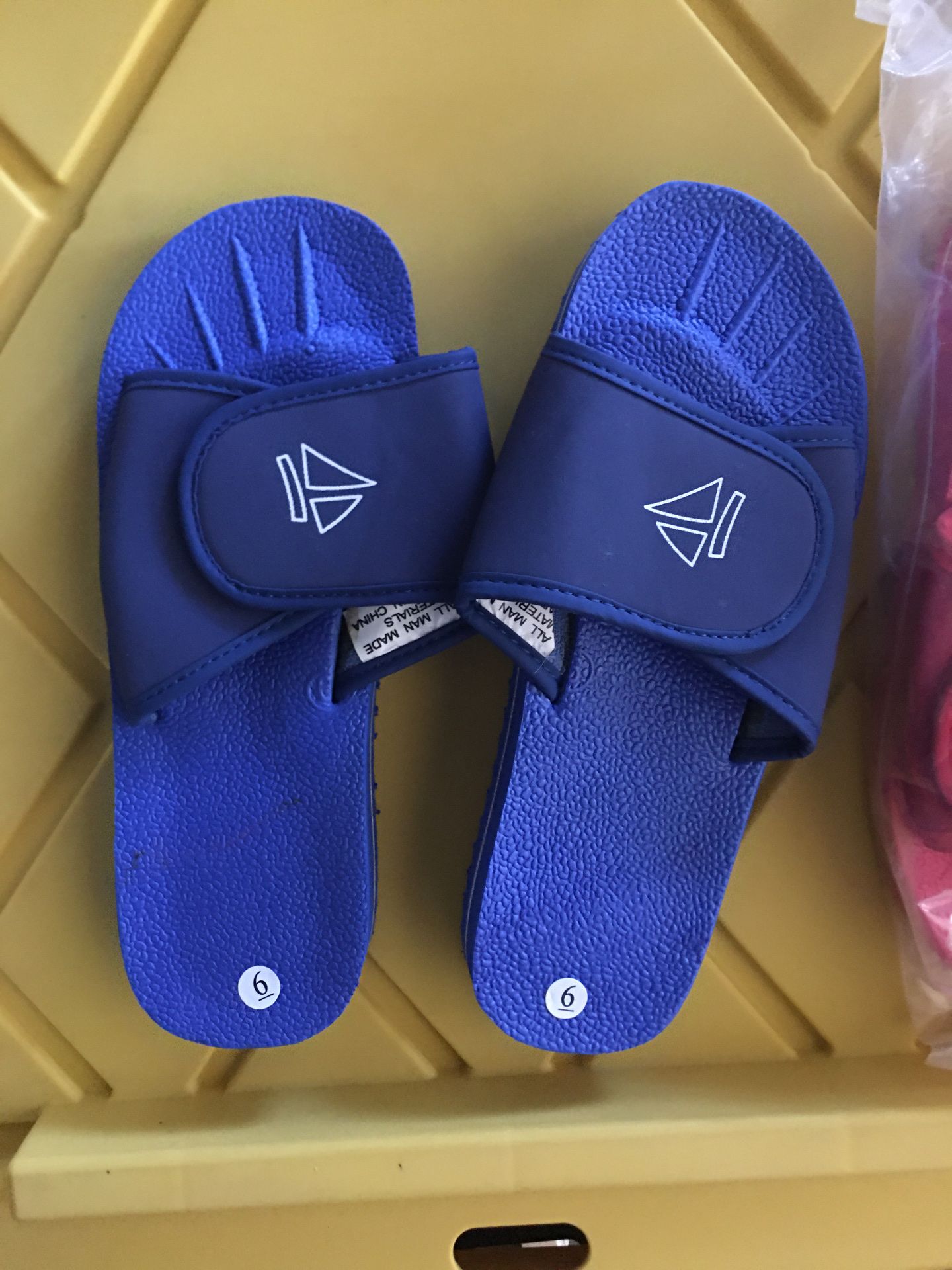 NAUTICAL SLIDES: size 6 women’s