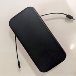 32,000mAh High-Capacity 22.5W Power Bank - Built-in Cables