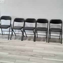 5 Folding Chairs 