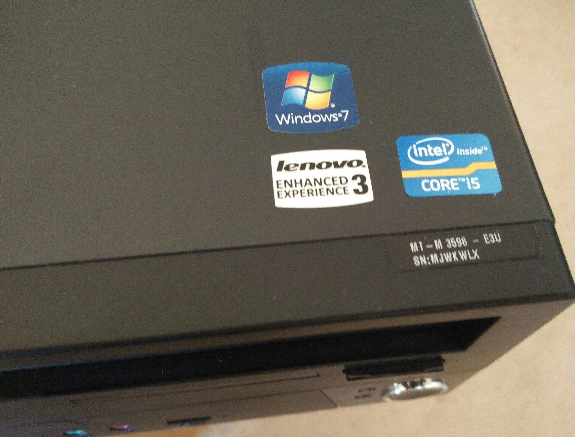 Lenovo ThinkCentre M72e 3598