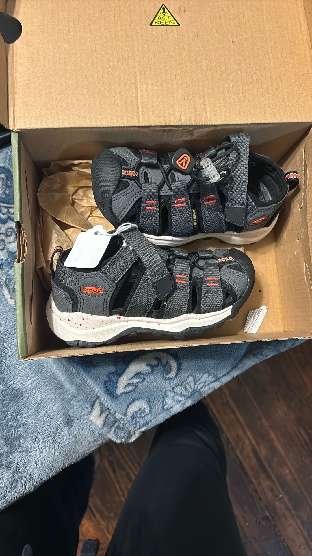 Keen toodler shoes Never Worn Size 8