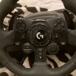 Logitech G923 Racing Wheel Trueforce