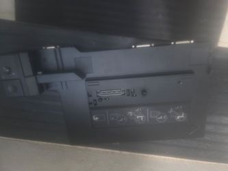 Lenovo ThinkPad Ultra Dock 40A2 is a mechanical docking station featuring multiple video ports