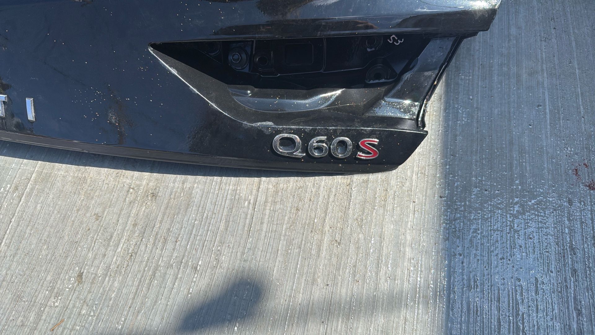 Q60 Trunk