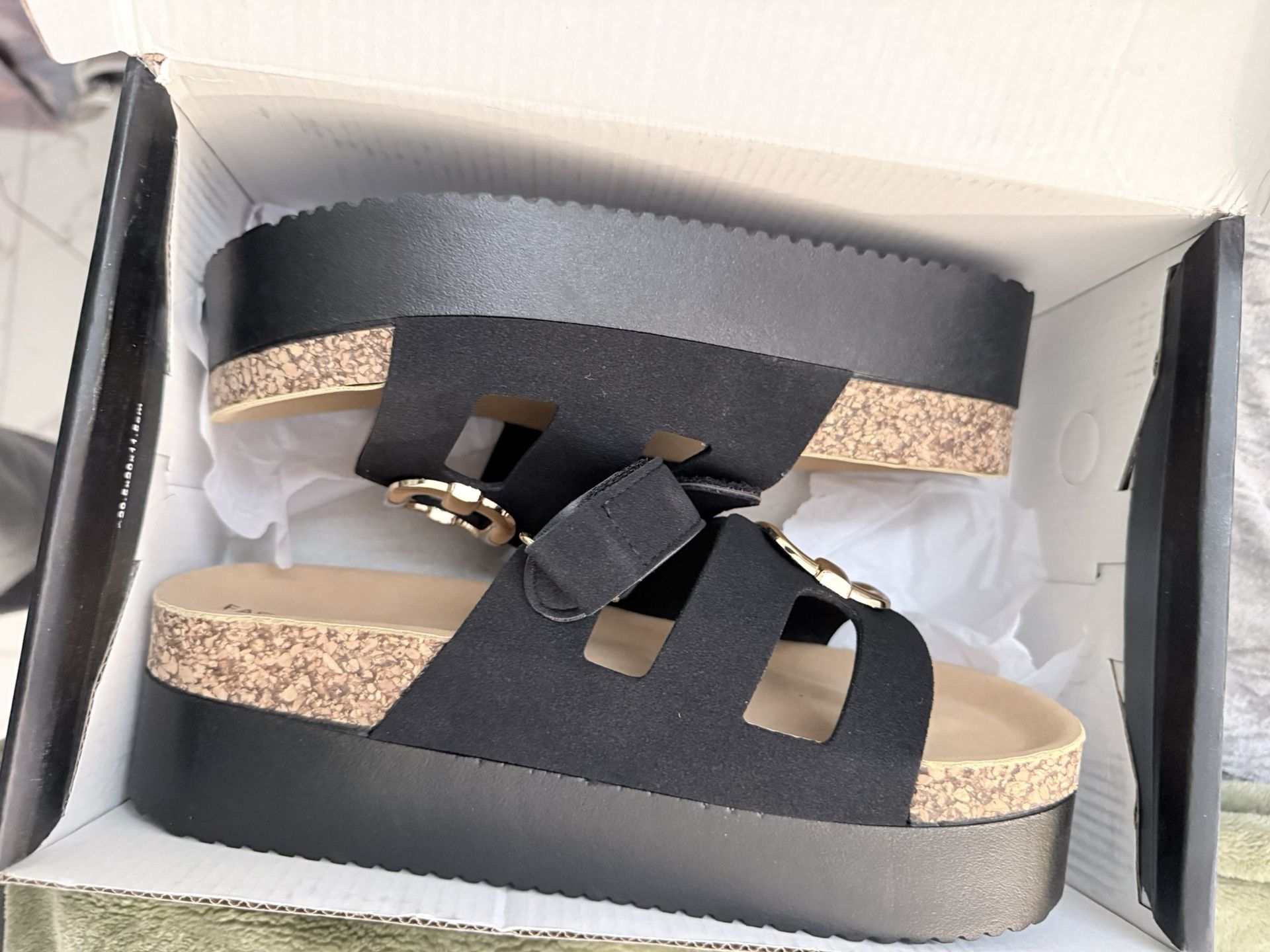 Fashion nova Slippers