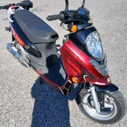 2024 Scooter 50cc Challenger Good Condition Low Miles $650.00
