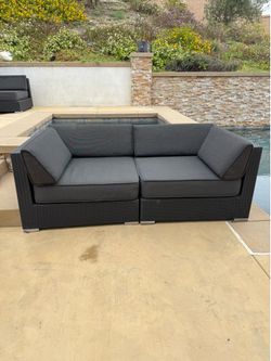 Sectional patio set