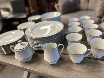 Noritake Misty China set 67 Pieces