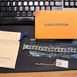 Louis Vuitton Men’s Chain Link Bracelet Silver