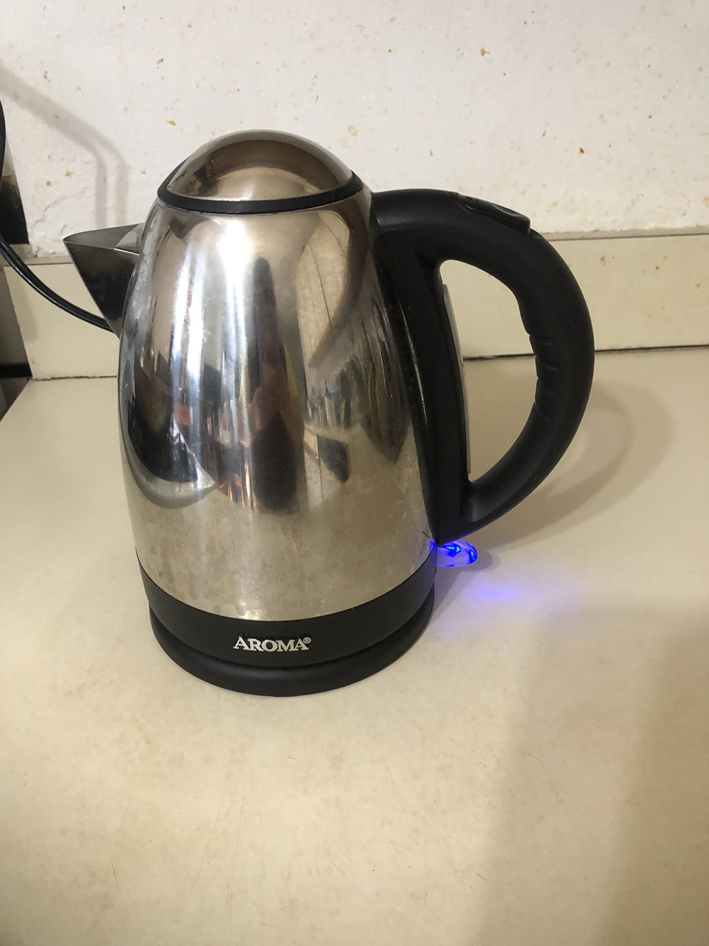 Very Good Condition Aroma Hot Water Kettle 