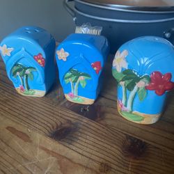 Hawaiian Salt And Pepper Shakers