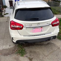 2015 Mercedes-Benz GLA – Clean Title – Recent Maintenance