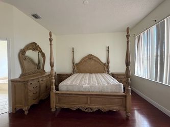 Bedroom set