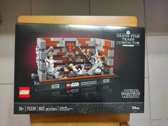 LEGO 75339 Star Wars Death Star Trash Compactor Diorama


