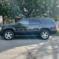 2011 Chevy Tahoe Black 