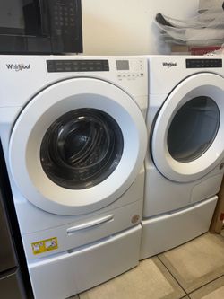 Whirlpool electric washer and dryer set