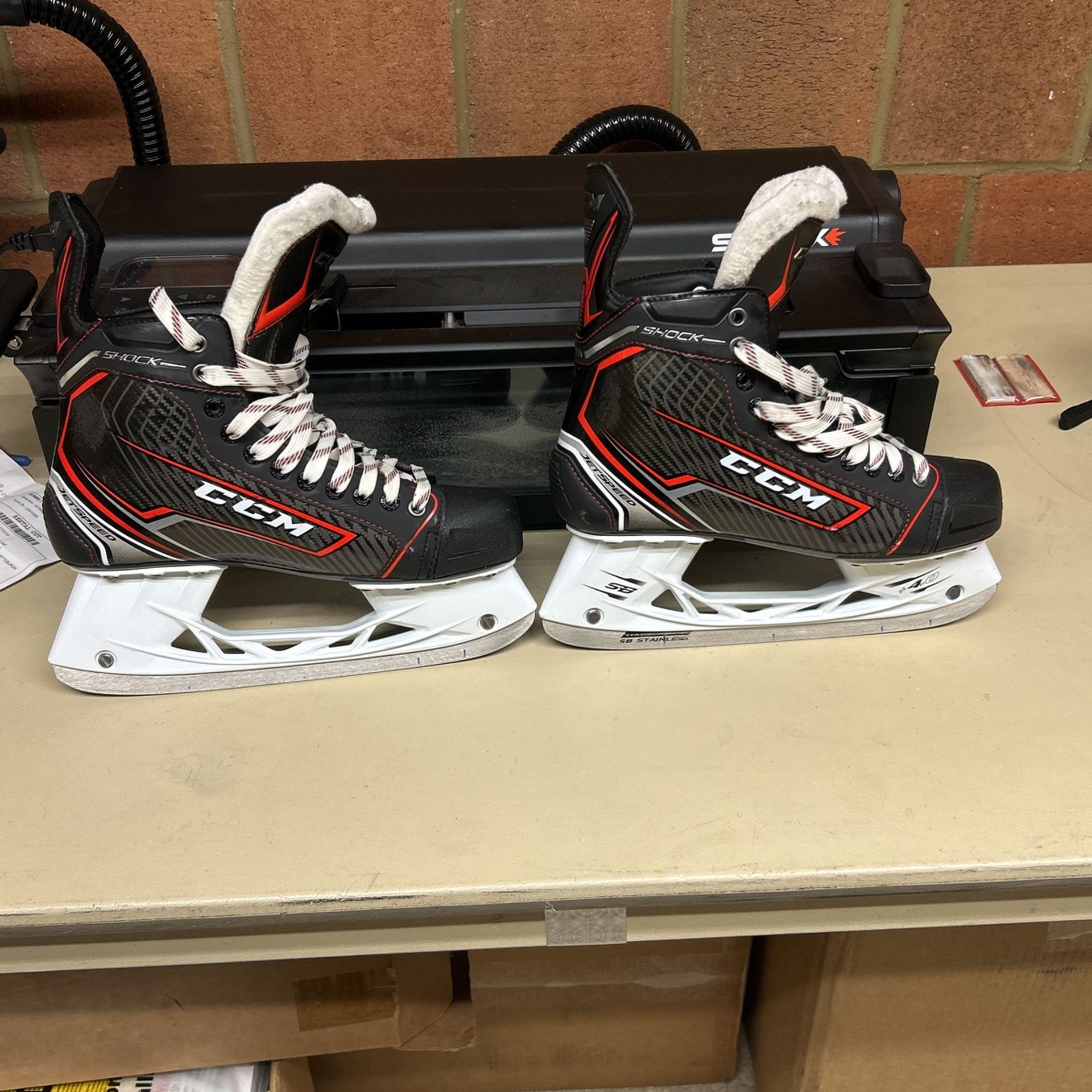 US 9.5 D CCM Jetspeed FT360 Ice Hockey Skates