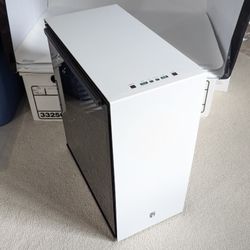 
DEEPCOOL MACUBE 310 White ATX Mid Tower PC Case