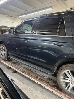 Right doors 2023 ford expedition SUV blue