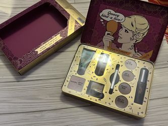 Benefit Makeup Gift set 